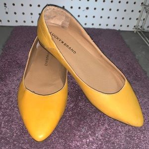Lucky Brand Yellow Pointed Toe Flats Women’s 6.5